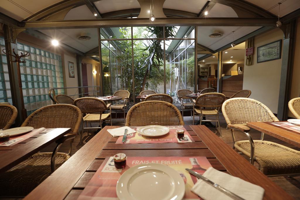 Hotel Au Petit Caporal Maisons-Alfort Exterior foto