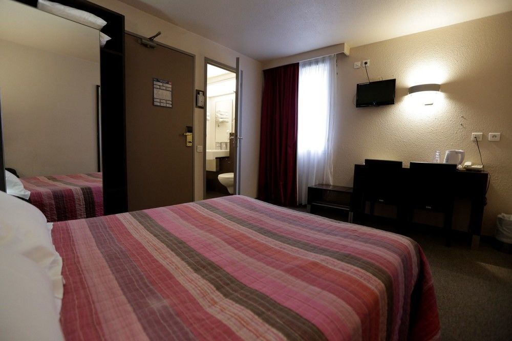 Hotel Au Petit Caporal Maisons-Alfort Exterior foto